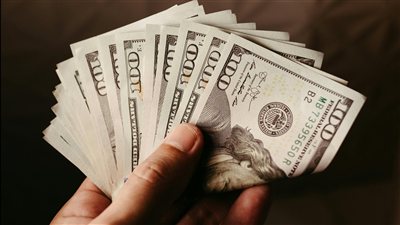 الجنيه المصري يحافظ على توازنه أمام الدولار ليوم 24 مايو 2026 وسط متابعة الأسواق لتدفقات النقد والاستيراد
