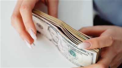 الدرهم الإماراتي يحافظ على استقراره ليوم 2 يوليو 2026 مدعومًا بمتانة السياسة النقدية وارتباطه بالدولار