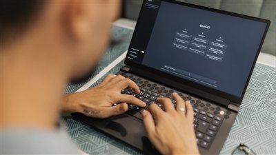 الذكاء الاصطناعي يدخل مجال تطوير المهارات الشخصية مع أدوات تساعد على تحسين التواصل وتوفير الوقت دون التخلي عن اللمسة الإنسانية