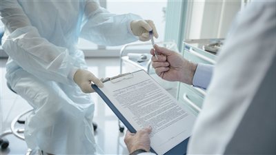 دراسة طبية جديدة تكشف مخاطر صحية أعلى لالتهاب بطانة القلب لدى متلقي زراعة الأعضاء وتسلط الضوء على تحديات التشخيص والعلاج