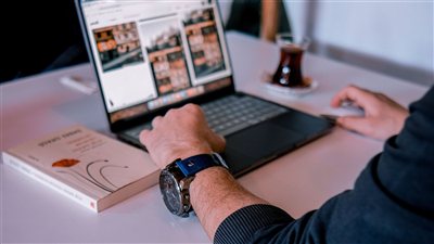 الجامعات تعيد تعريف مفهوم محو الأمية بالذكاء الاصطناعي مع دخول قواعد الذكاء الاصطناعي الأوروبية حيز التطبيق 