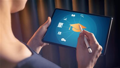 التعليم عن بعد دراسة تكشف عن ارتفاع نسبة التسرب الإلكتروني.