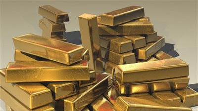 الذهب يستقر مع ترقب المستثمرين لقرارات الفيدرالي الأمريكي 