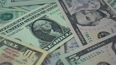 الدرهم الإماراتي مستقر أمام الذهب مع ملاحظة انخفاض طفيف في سعر أونصة الذهب وفق بيانات اليوم 17 أغسطس 2025