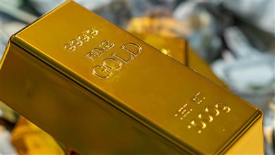الذهب العالمي ينزلق إلى أدنى مستوياته ضمن موجة بيع جماعي مدفوعة بارتفاع الدولار وسعره في مصر ليوم 27 أكتوبر 2025