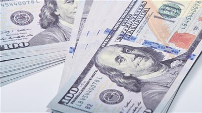 ارتفاع طفيف في سعر الجنيه المصري أمام الدولار يعكس ضخ تدفقات استثمارية جديدة ليوم 1 نوفمبر 2025